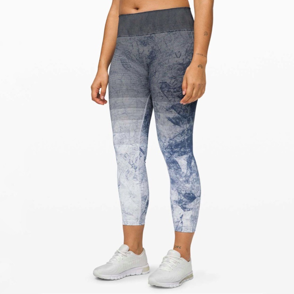 Lululemon | Ebb To Train Tight *Wash in White Black Luna Size 8